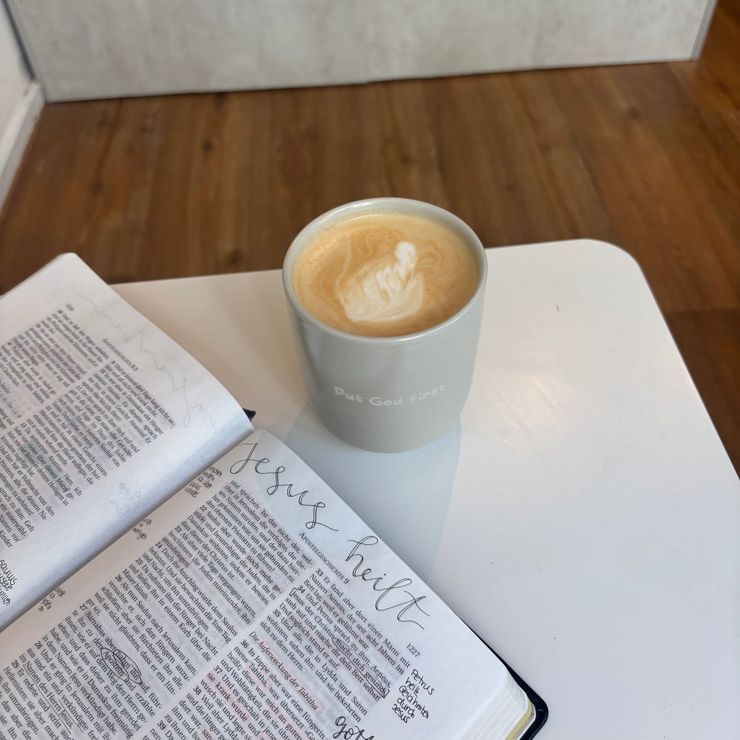 Tasse "Put God first"