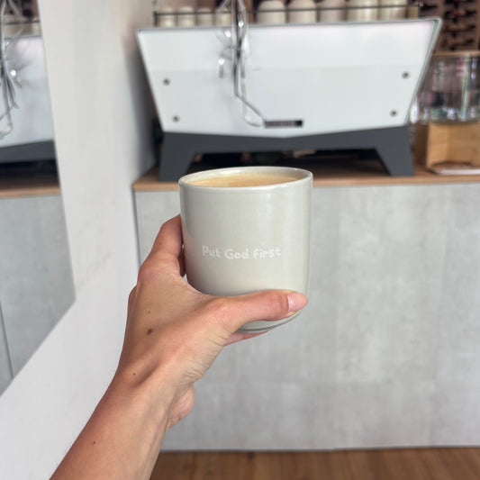 Tasse "Put God first"