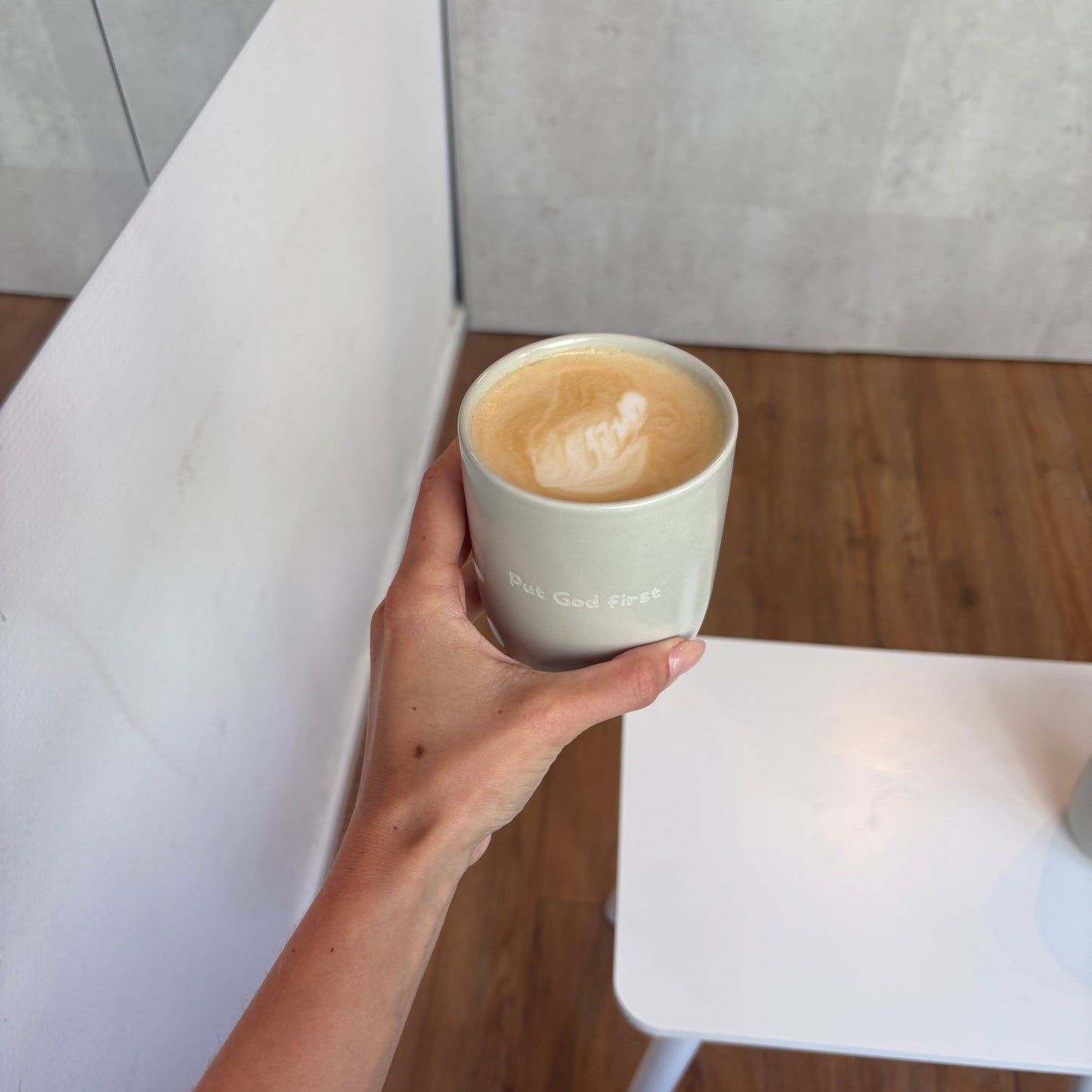 Tasse "Put God first"