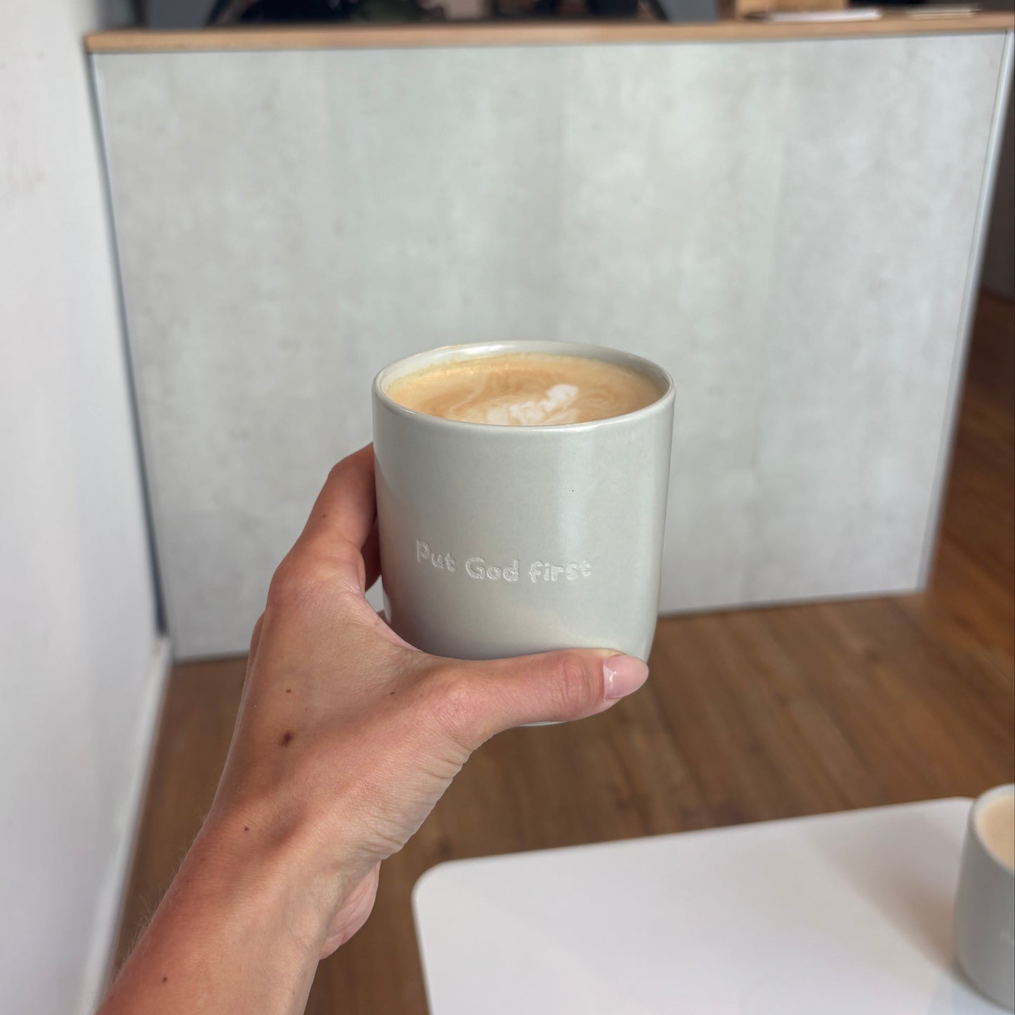 Tasse "Put God first"