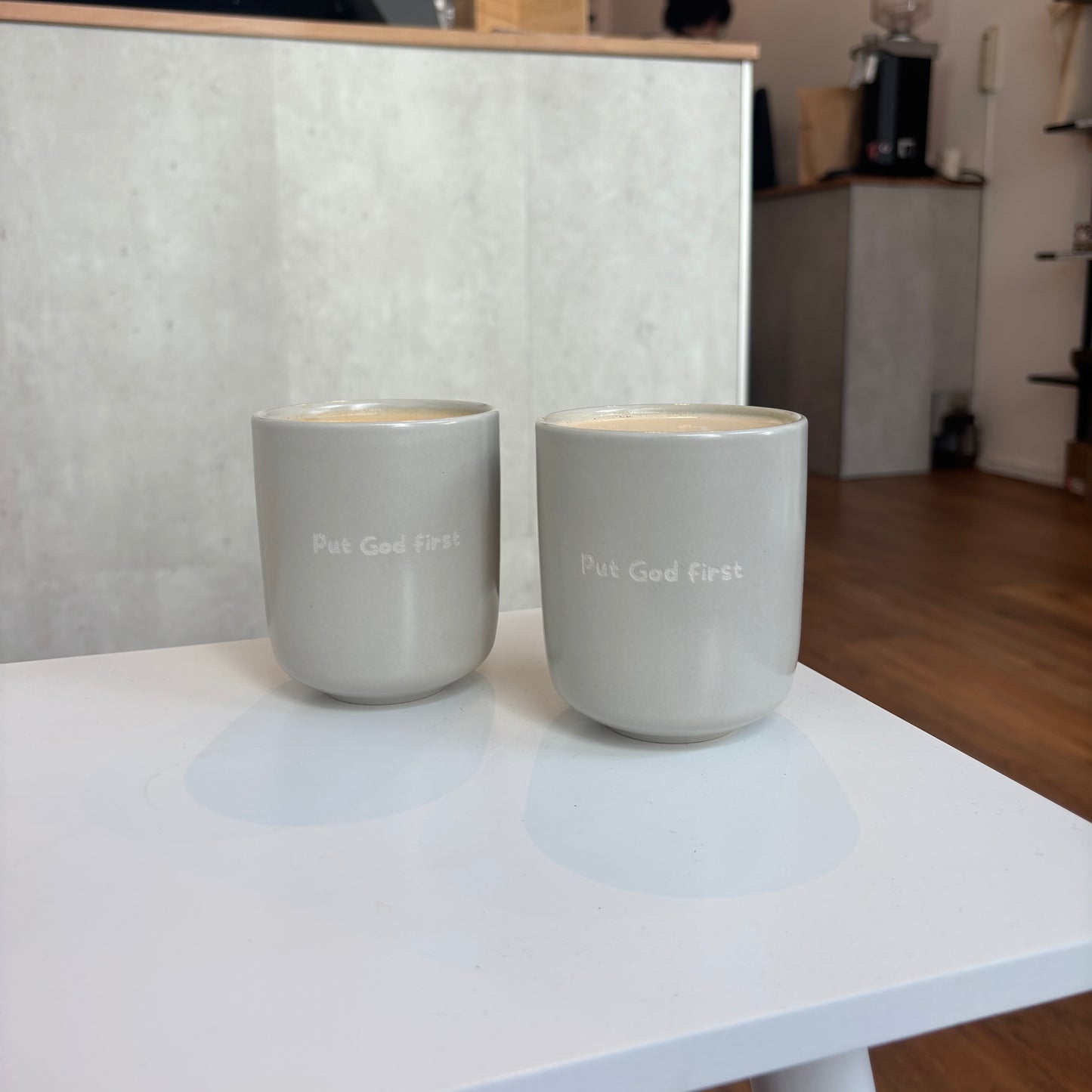 Tasse "Put God first"